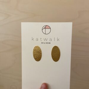 Katwalk / hangertje / ovaal plaatje / goud
