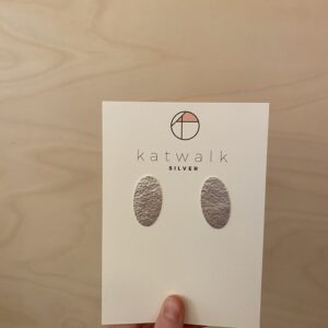 Katwalk / hangertje / ovaal plaatje / zilver